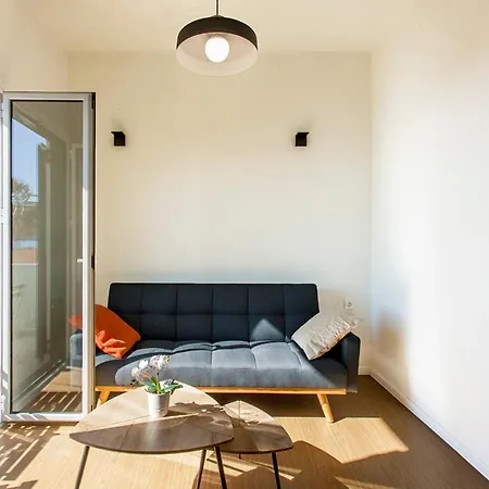 Apartment Bay