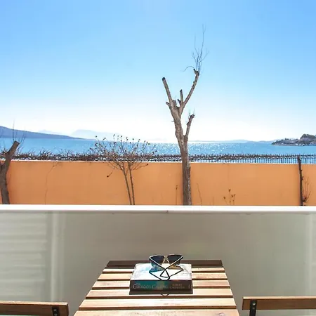 Apartment Bay *