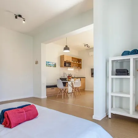 Apartment Bay