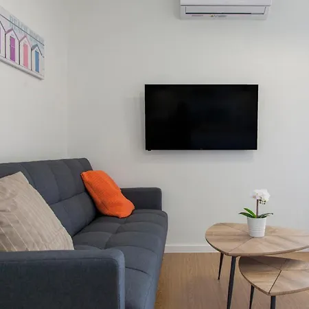 Apartment Bay *