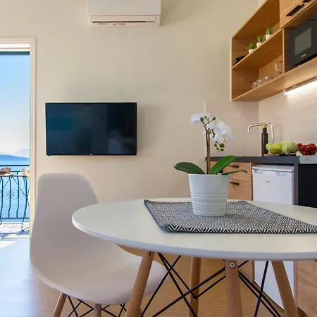 Apartment Bay *