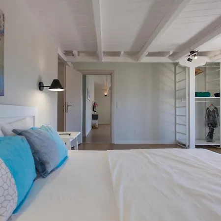 Bay Apartment