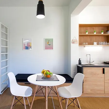Apartment Bay