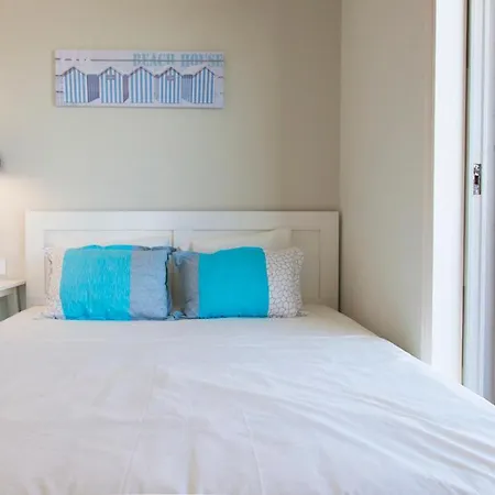 Bay Apartment *